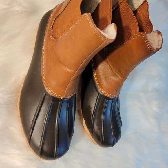 Outwoods Brown and Black Duck Boots - Picture 2 of 11